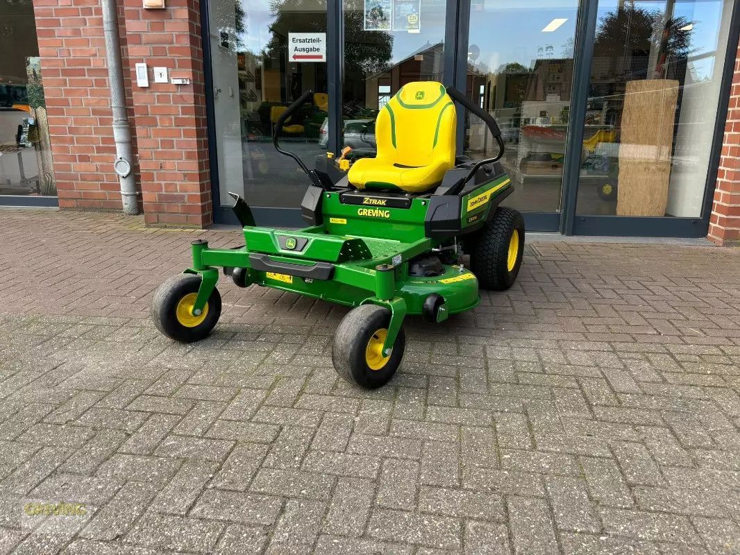 E-FARM: John Deere z320m nullwendekreismäher - Rasenmäher - id ELAZHVT - 6.030 € - Baujahr: 2023 - Deutschland