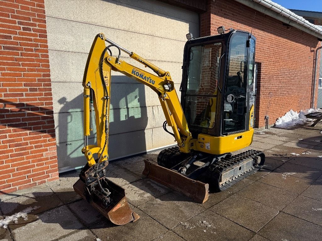 KOMATSU pc 16 r-3hs Mini excavator €18,066