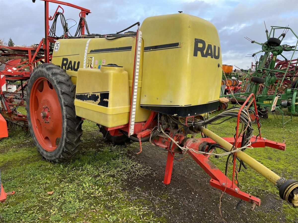 E-FARM: Rau feldspritze 2600l - Pflanzenschutzspritze - id UZVNC9H - 6.000 € - Deutschland
