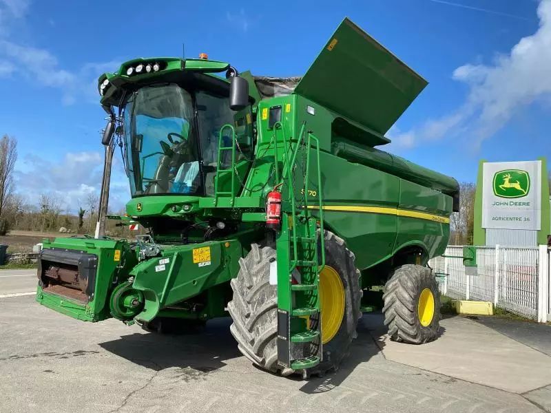John Deere S 770 Moissonneuse-batteuse 300 000 €