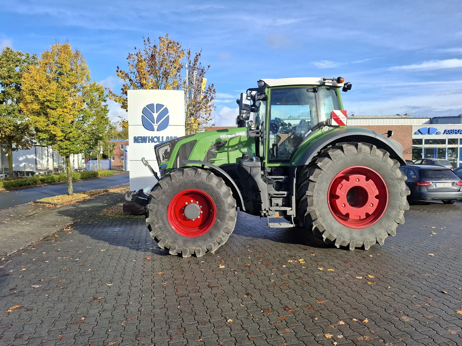 Fendt 828 Vario Profi Tractor €177,732