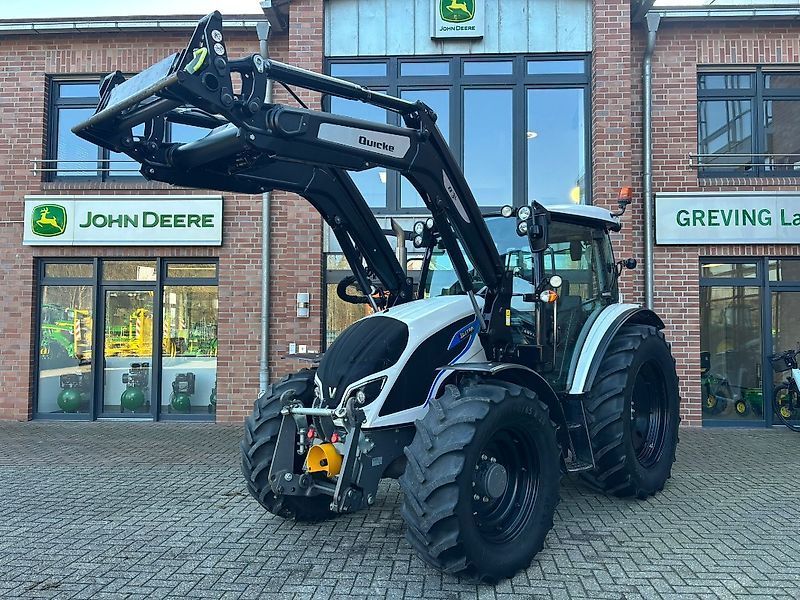 Valtra A104 Tractor €61,950