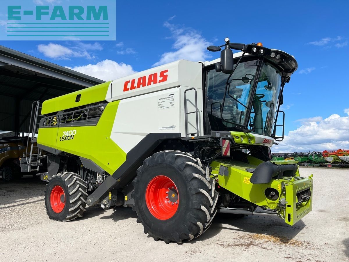 Claas Lexion 7400 Combine harvester