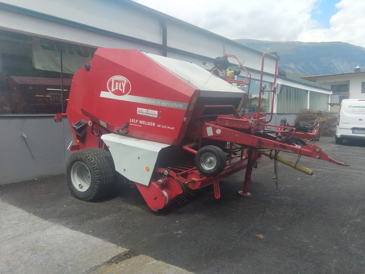 E-FARM: Welger RP 235 Profi - Presse à balles - id 8UUU7RY - 15 487 € - Année: 2009 - Autriche