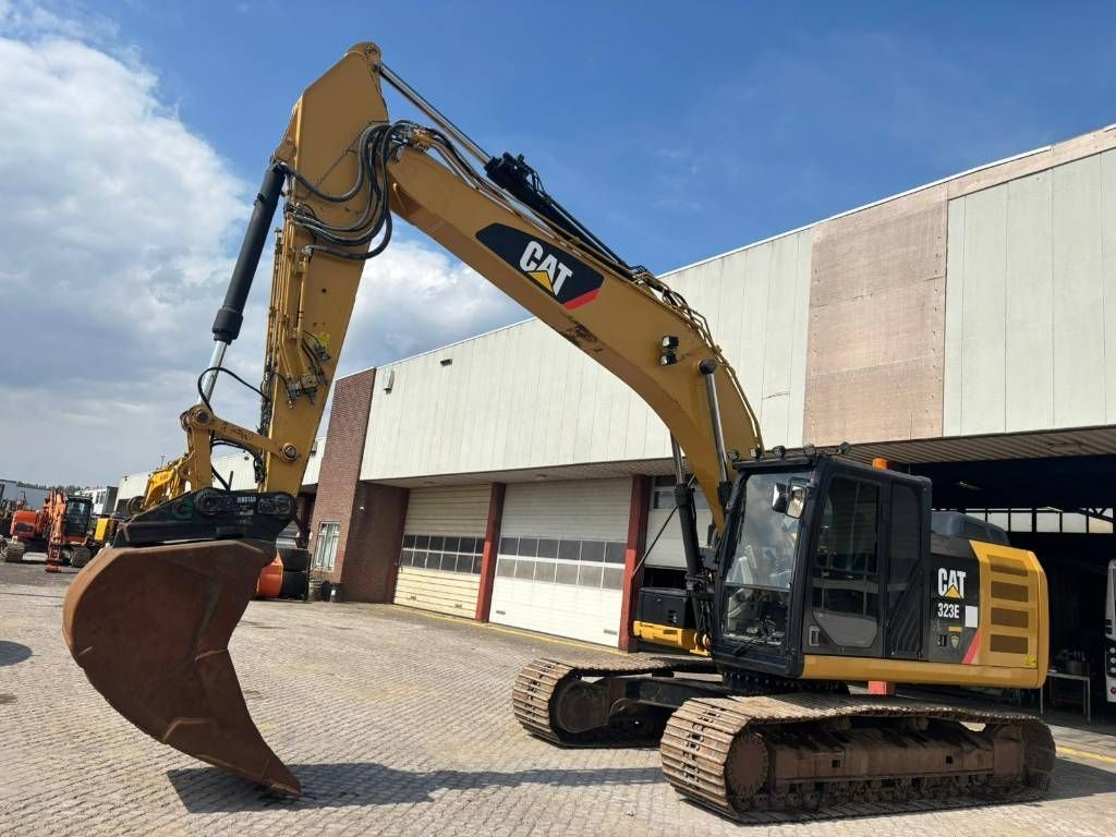 Caterpillar 323 el Pelleteuse sur chenilles 47 900 €