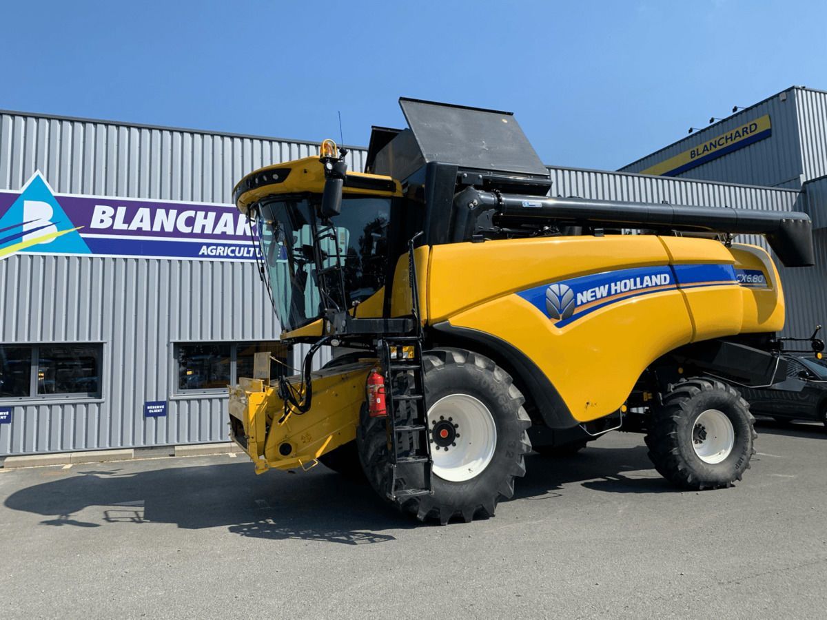 New Holland CX 6.80 Kombajn zbożowy 195 000 €
