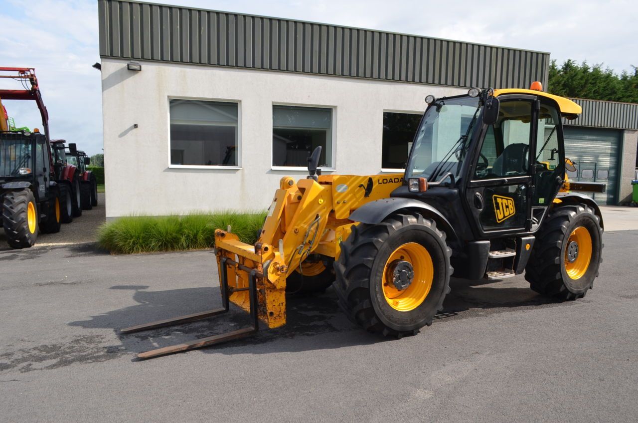 E-FARM: JCB 531-70 AGRI Plus - Manipulador telescópico - id B9FPBVR - 37.500 € - Año: 2007 - Horas: 4523,Potencia del motor: 132,Bélgica