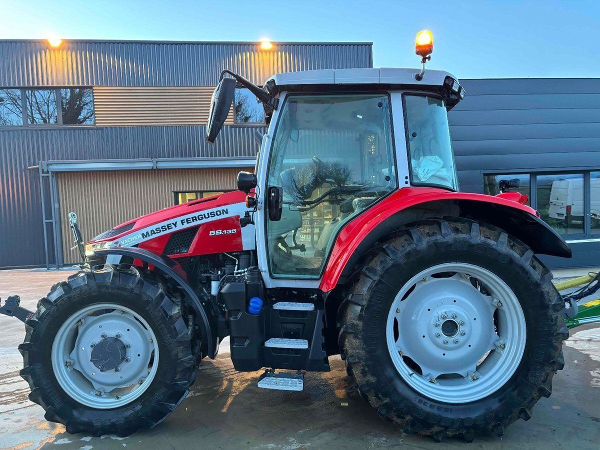 Massey Ferguson 6S.135 Tractor €82,500
