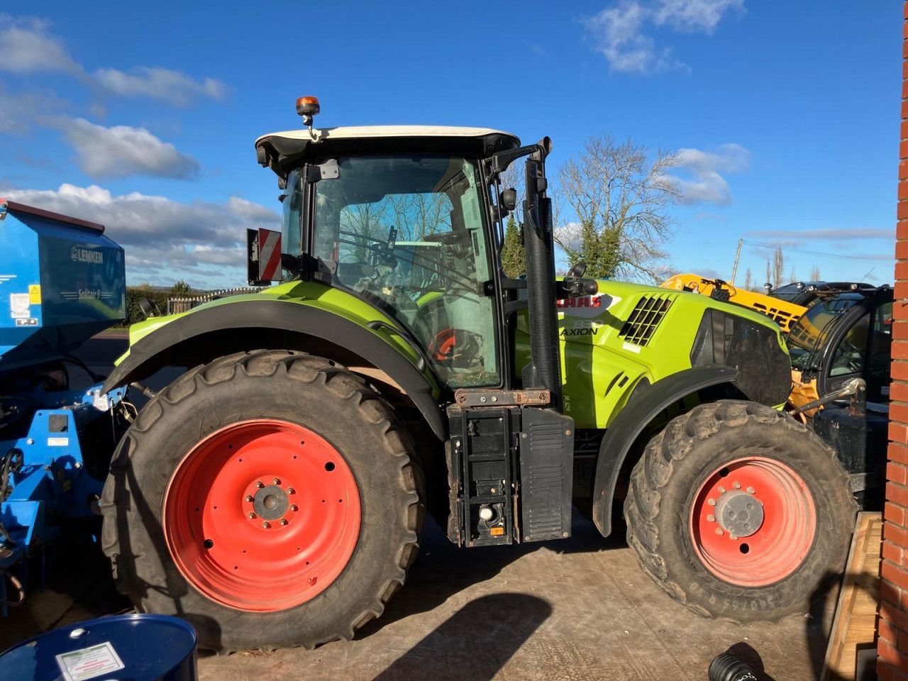 Claas Axion 830 Tractor €99,366