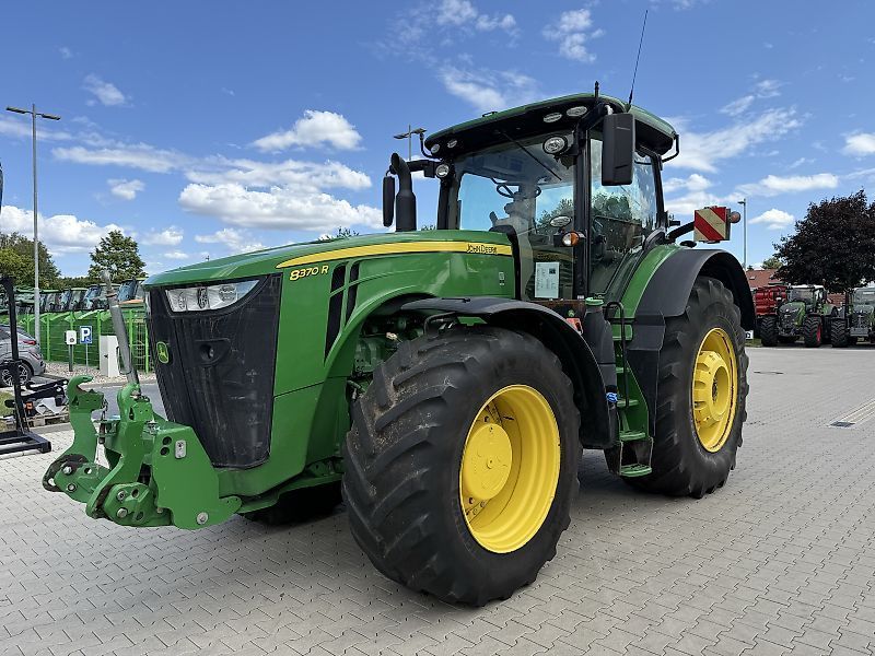 E-FARM: John Deere 8370 R - Traktor - id B8SRQJN - 149.000 € - Baujahr: 2018 - Abgelesene Motorstunden: 5.050,Deutschland