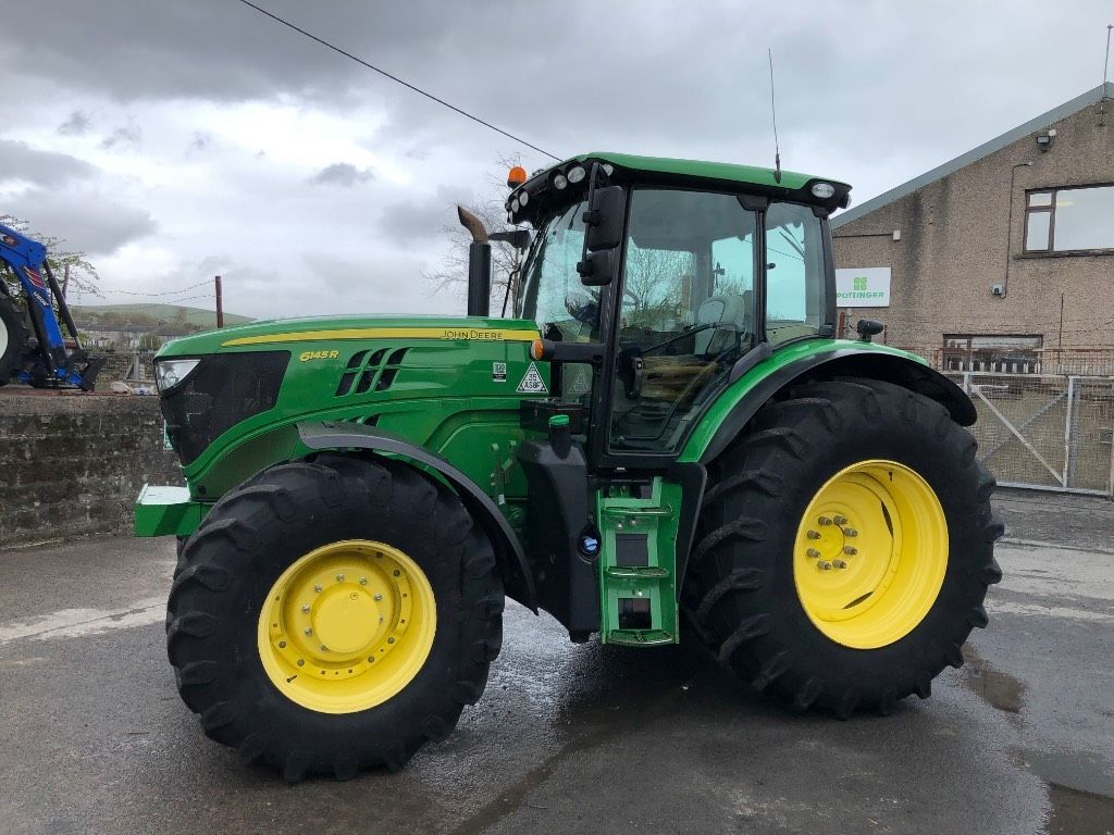John Deere 6145 R Traktor 62 875 EUR
