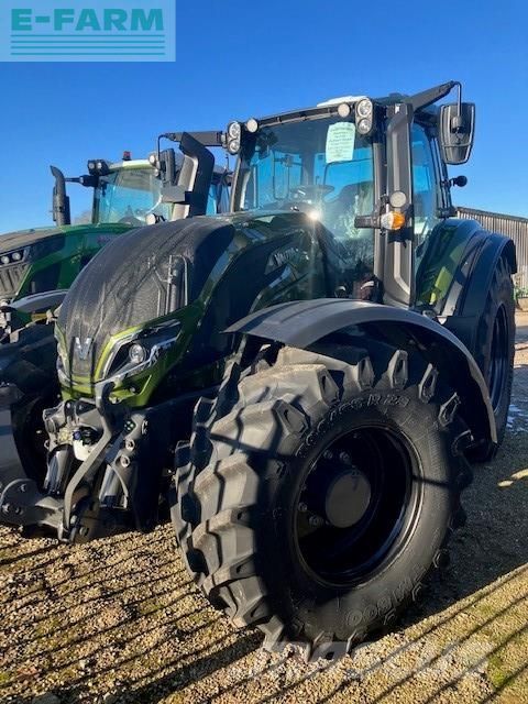 Valtra T 215 D Tractor