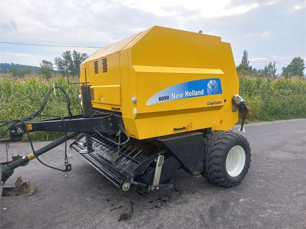 E-FARM: New Holland BR6090 - Baler - id 8WX3RII - €17,478 - Year of construction: 2010 - Austria