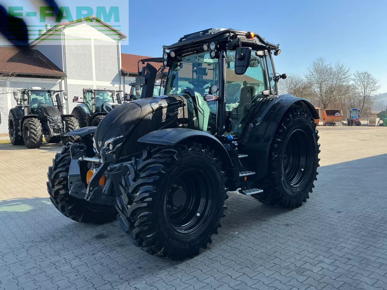 Valtra N 175 Tractor