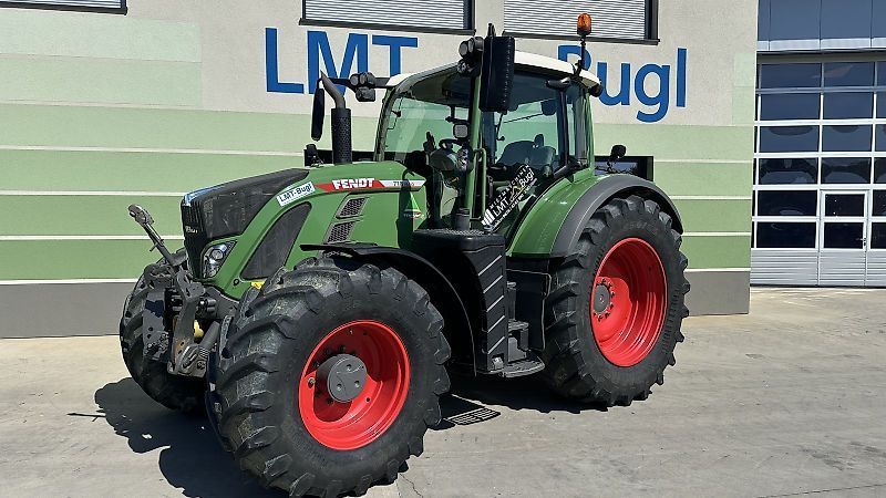 Fendt 718 Vario Profi Plus Tractor €88,407