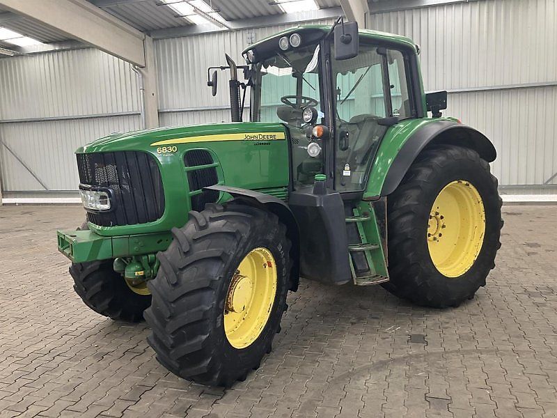 John Deere 6830 Premium Traktor 34 900 €