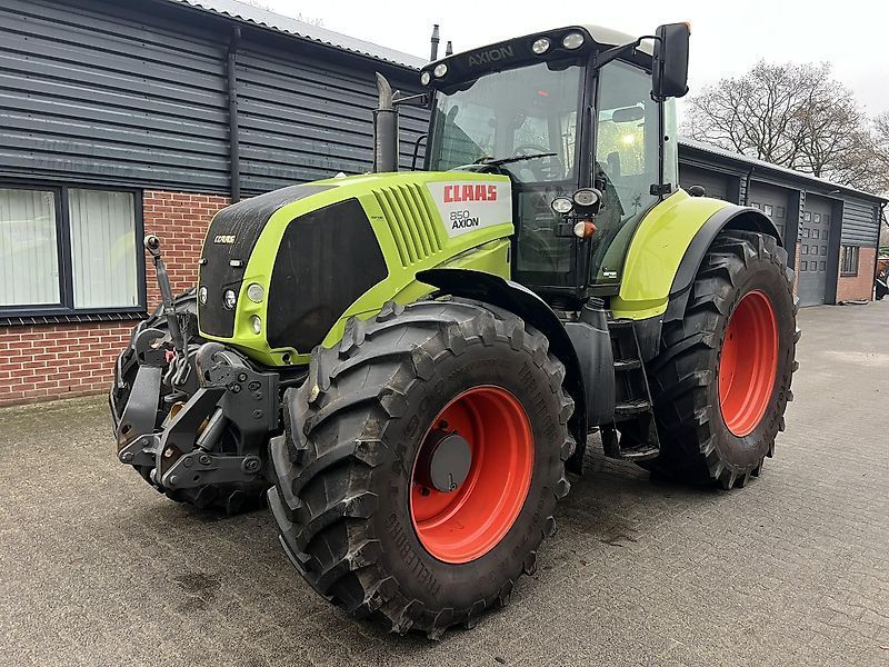 Claas Axion 850 Tractor €34,500