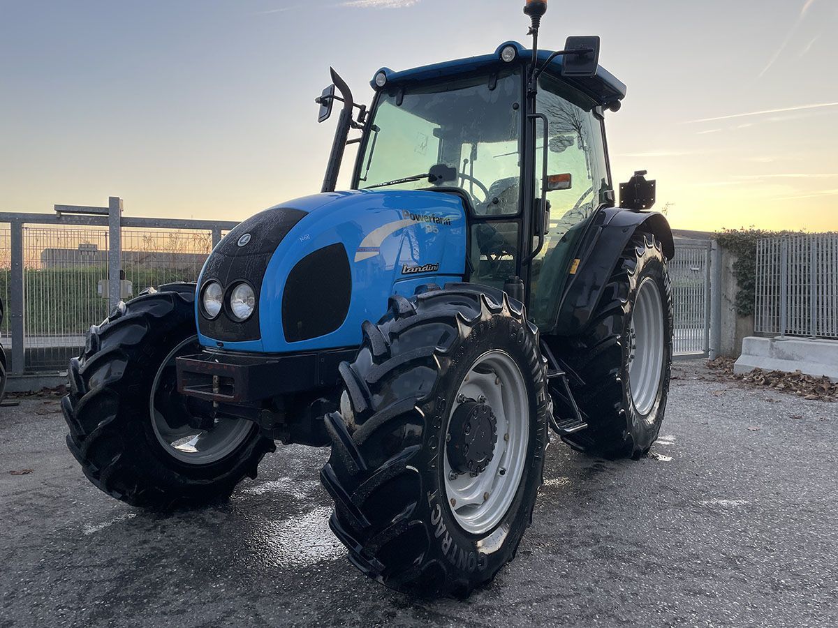 E-FARM: Landini powerfarm 95 - Traktor - id QAXZAZG - 27 450 € - Rok produkcji: 2007 - Motogodziny: 6 037,Moc silnika: 95,Włochy