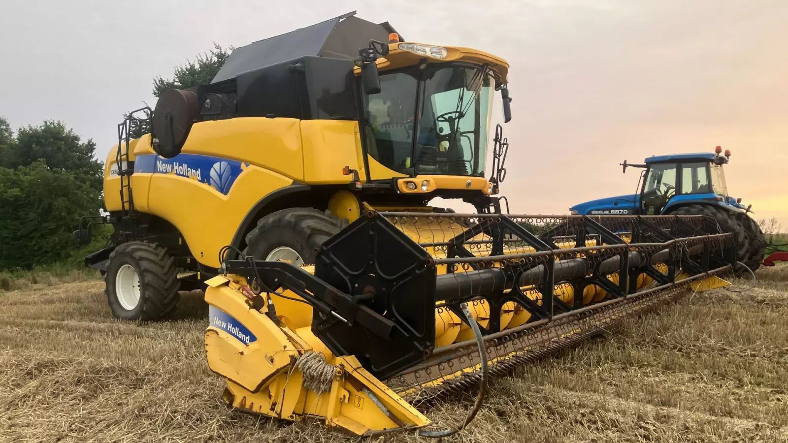 New Holland CX 8090 Mietitrebbia 80.207 €