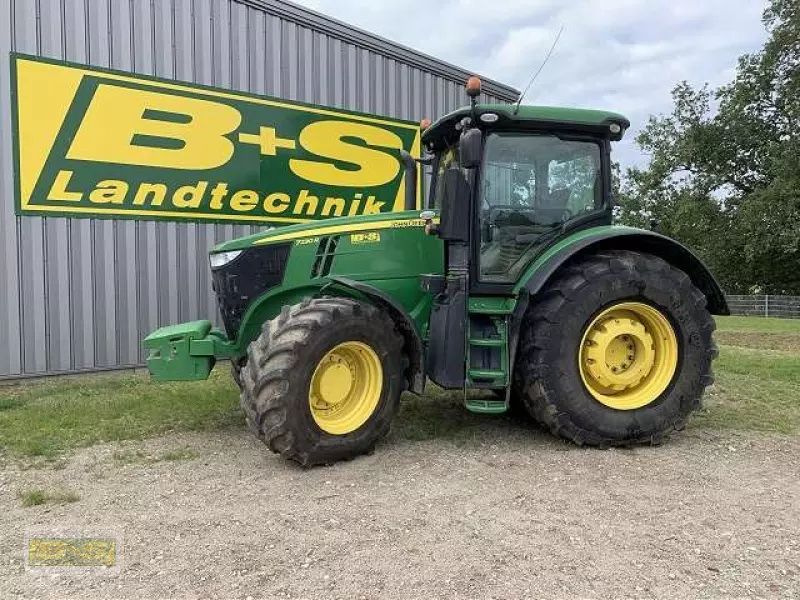E-FARM: John Deere 7230 R - Tractor - id EAWPZTZ - €84,900 - Year of construction: 2015 - Engine hours: 5,540,Engine power (HP): 231,Germany
