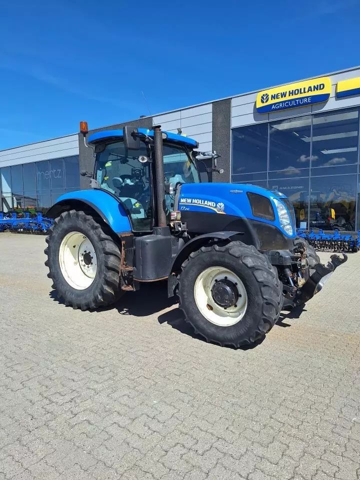 New Holland T7.210 Traktor 42 285 €