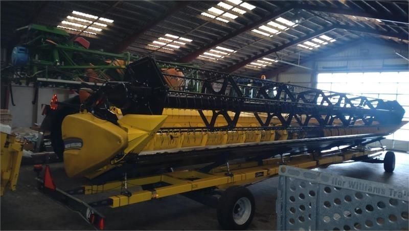New Holland 41 fods varifeed Header €74,326