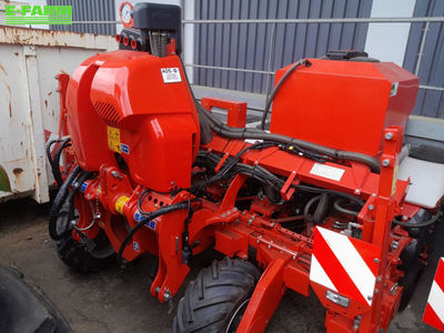 E-FARM: Kuhn Maxima 3 M - Precision drill - id 8TIXNQP - €47,000 - Year of construction: 2023 - France