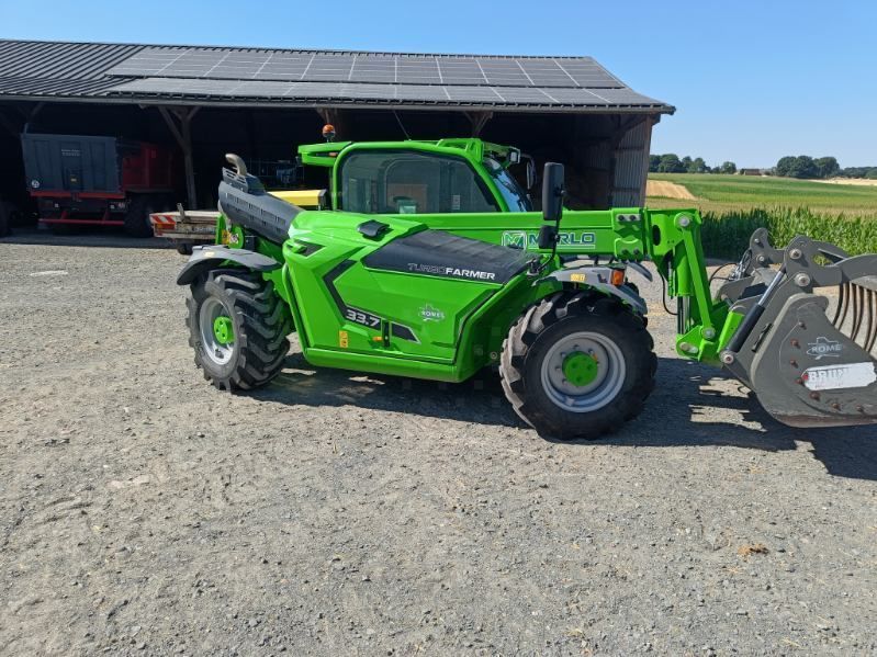 E-FARM: Merlo 33.7 - Chargeur télescopique  - id XSDT3LG - 63 000 € - Année: 2022 - Lecture du nombre d'heure: 1 098,France