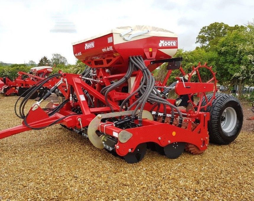 E-FARM: MÖRE unidrill 3 metre direct drill, grassland seeder and arable -trailed, new, 24 or 32 row - looking for distributors in eu countries and north america - Perforación directa - id 5AC2CFI - Reino Unido