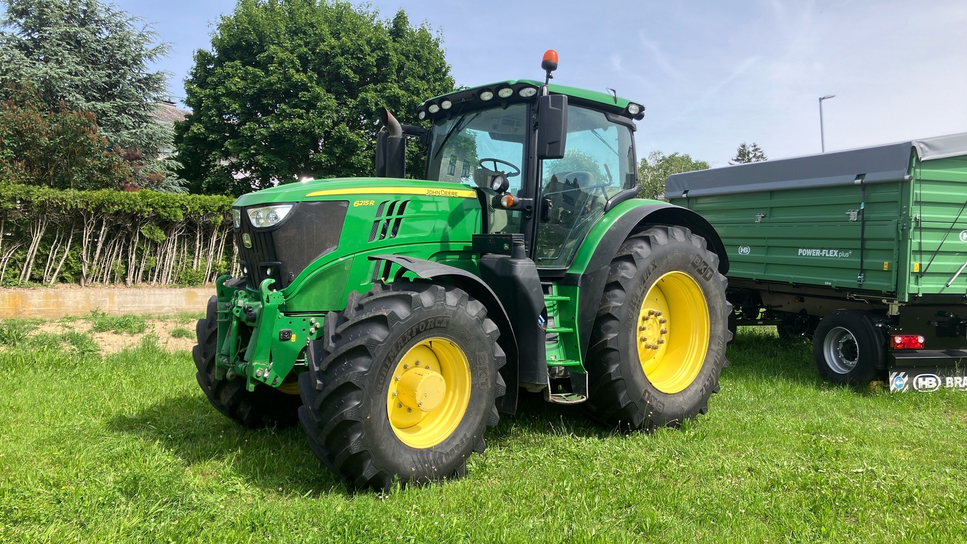 John Deere 6215 R tractor €95,750