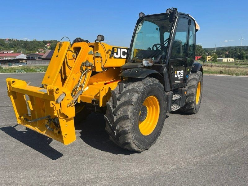 JCB 541-70 agri super telehandler €56,500