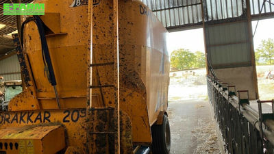 E-FARM: Belair drakkar - Mixer feeder - id VAWEBZJ - €16,900 - Year of construction: 2012 - France