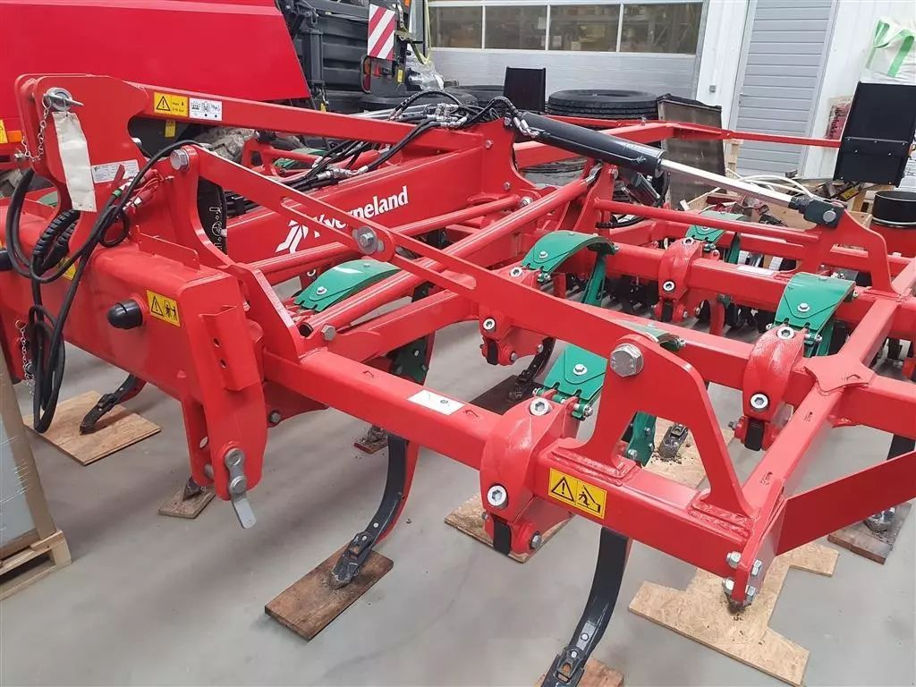 Kverneland enduro pro f 4m foldbar 14 tands. Cultivator €31,516