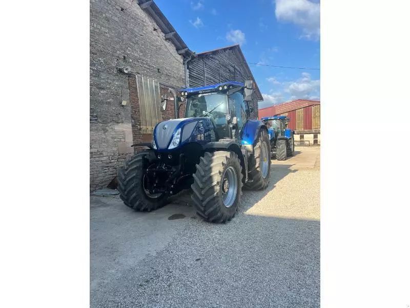 E-FARM: New Holland T7.210 - Tractor - id XZK4UUD - Año: 2023 - Horas: 650,Potencia del motor: 210,Francia