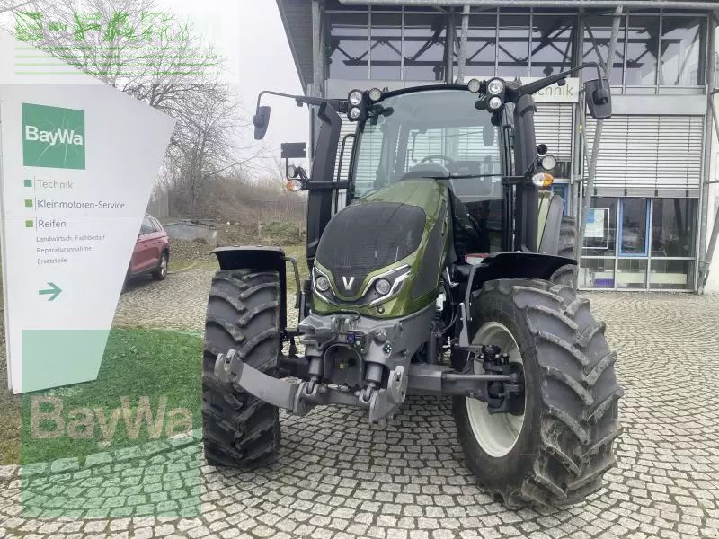 Valtra G125EV Tractor €96,500