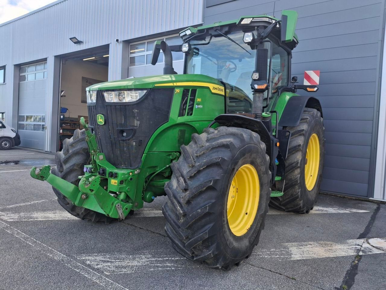 John Deere 7R 310 Tractor €149,000