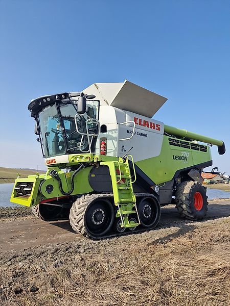 Claas Lexion 770 Terra Trac Combine harvester €120,000