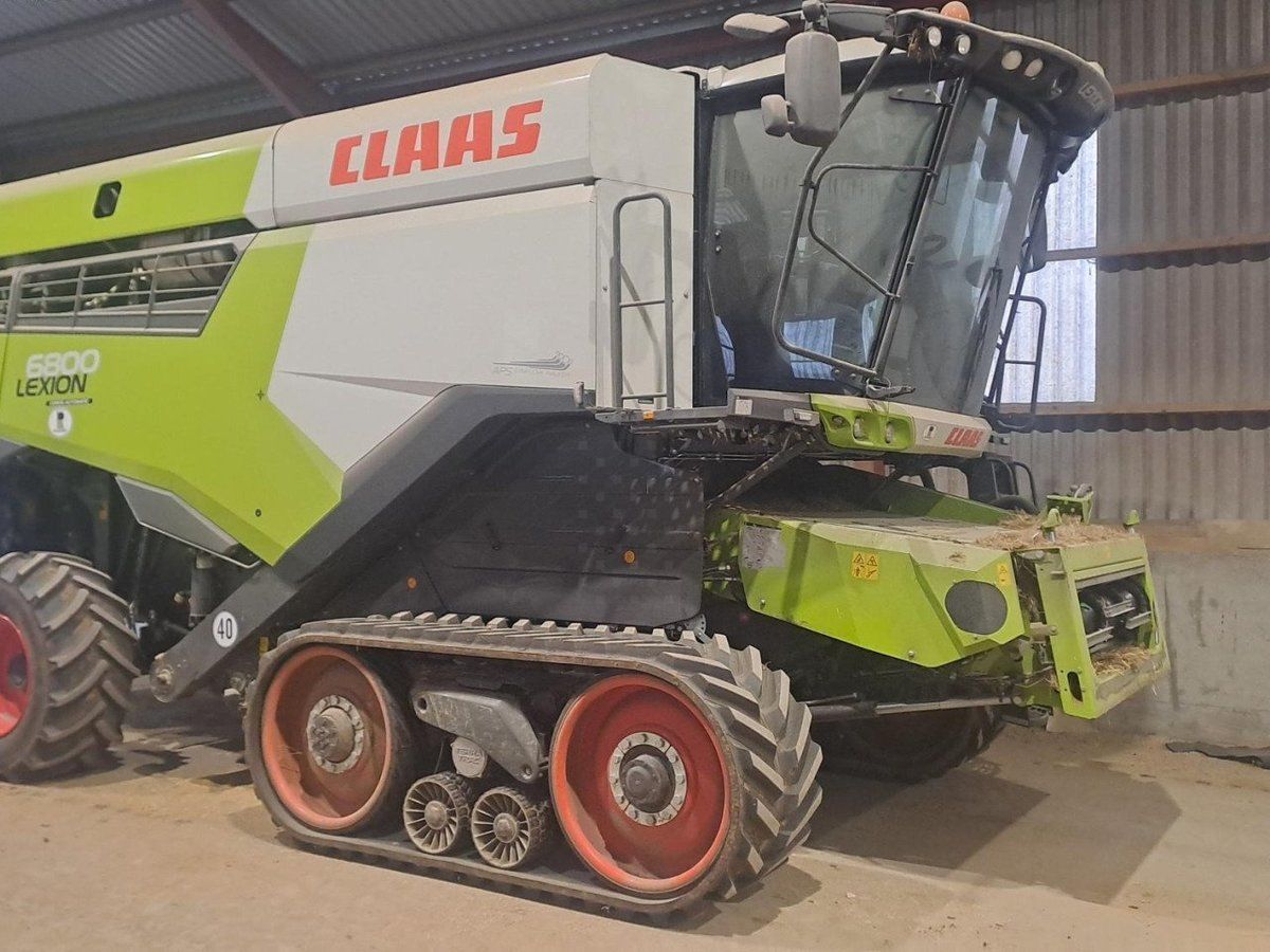 E-FARM: Claas Lexion 6800 - Kombájn - id 7BAH9RM - 344 289 EUR - Gyártási év: 2021 - Üzemóra (motor): 78,Egyesült Királyság