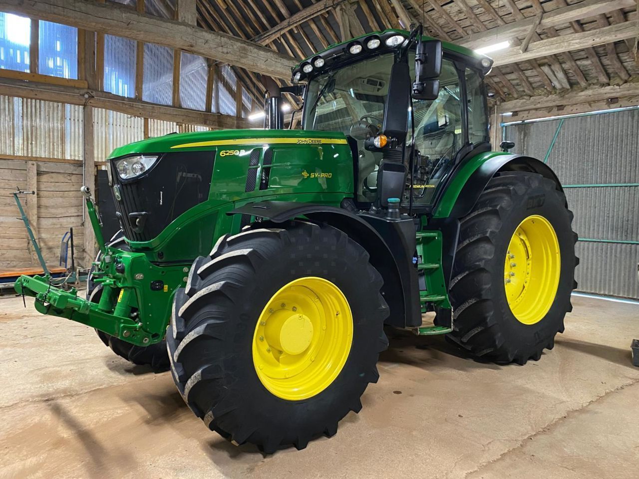 John Deere 6250 R Tractor 144.500 €