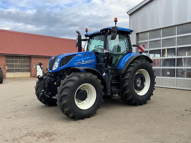 New Holland T7.300 AC Tractor €162,500