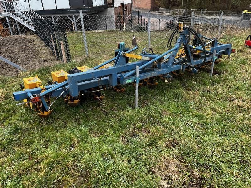 E-FARM: Kleine unicorn 2 12-reihig - Einzelkornsämaschine - id CFLBUD2 - 2.500 € - Deutschland