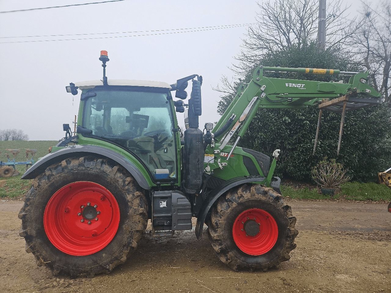 E-FARM: Fendt 312 Vario - Traktor - id UANSQQR - Baujahr: 2021 - Abgelesene Motorstunden: 2.700,Motorleistung (PS): 120,Frankreich