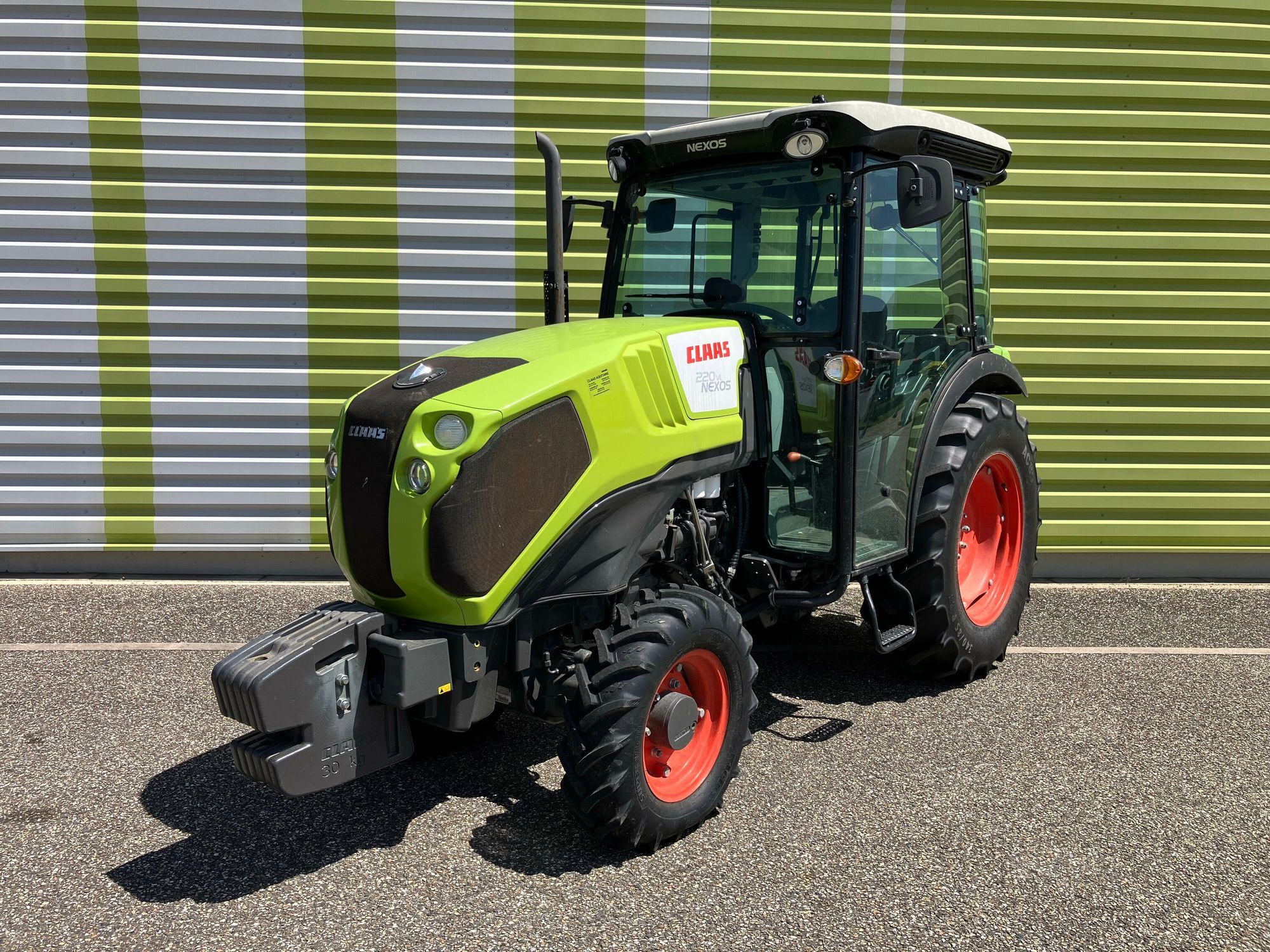 E-FARM: Claas Nexos 220 VL - Tractor - id 65P5ZWF - 46.000 € - Año: 2022 - Horas: 600,Francia