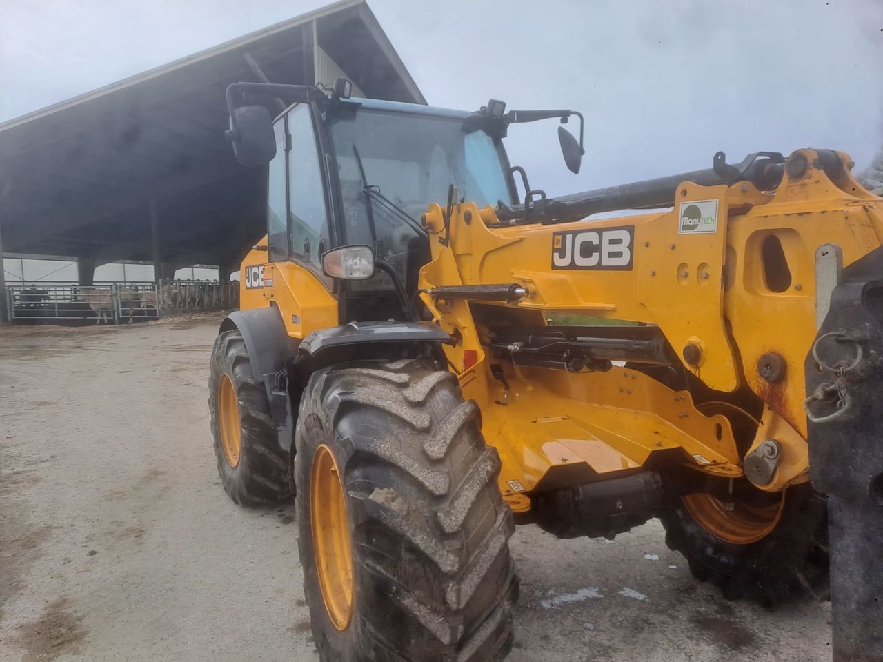 JCB tm320s Chargeuse sur pneus 60 000 €