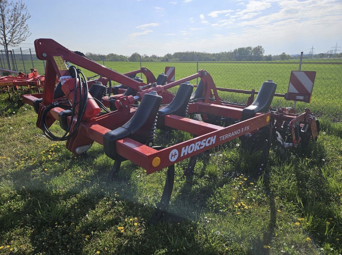 HORSCH Terrano 3 FX Grubber 19.000 €