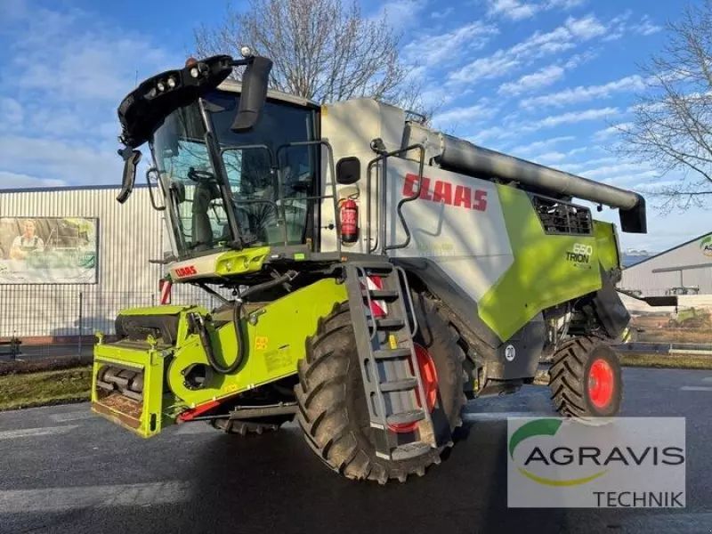 E-FARM: Claas Trion 650 - Mähdrescher - id PD1KCRB - 229.900 € - Baujahr: 2022 - Abgelesene Motorstunden: 349,Motorleistung (PS): 354,Deutschland