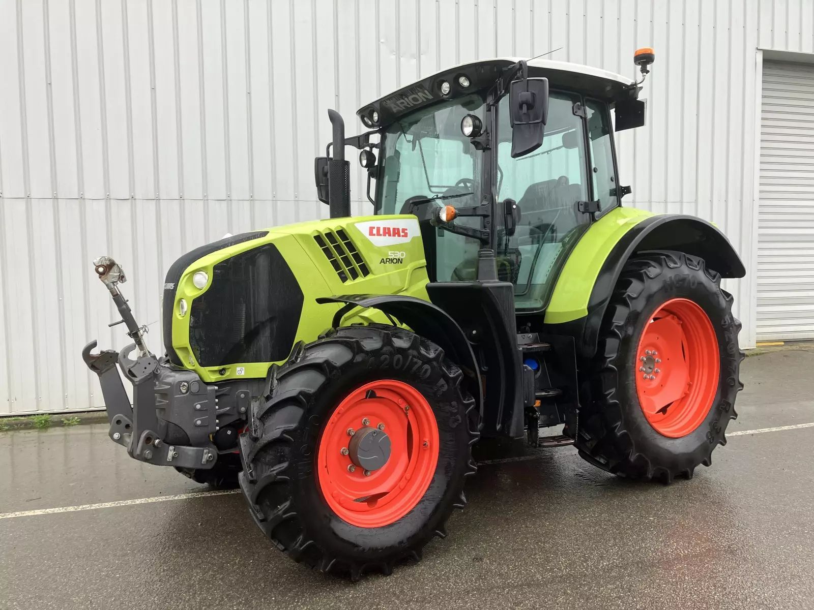 E-FARM: Claas Arion 530 - Trattore - id 19KKHUS - 79.000 € - Anno di costruzione: 2021 - Potenza del motore: 130,Francia