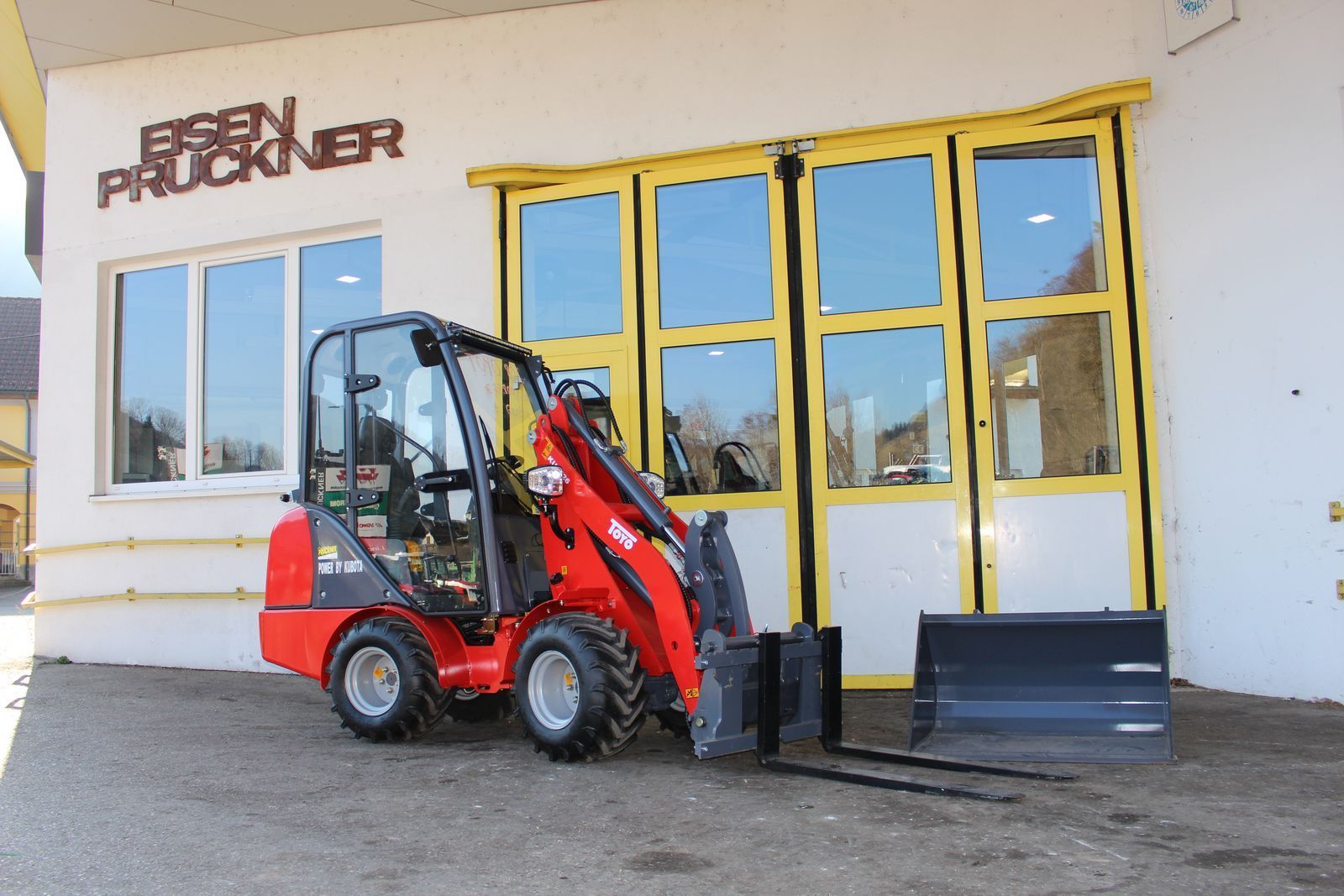 E-FARM: Toyo 826-iii kubota - Cargador de ruedas - id MTYMQDP - 24.000 € - Año: 2024 - Horas: 1,Potencia del motor: 26,Austria