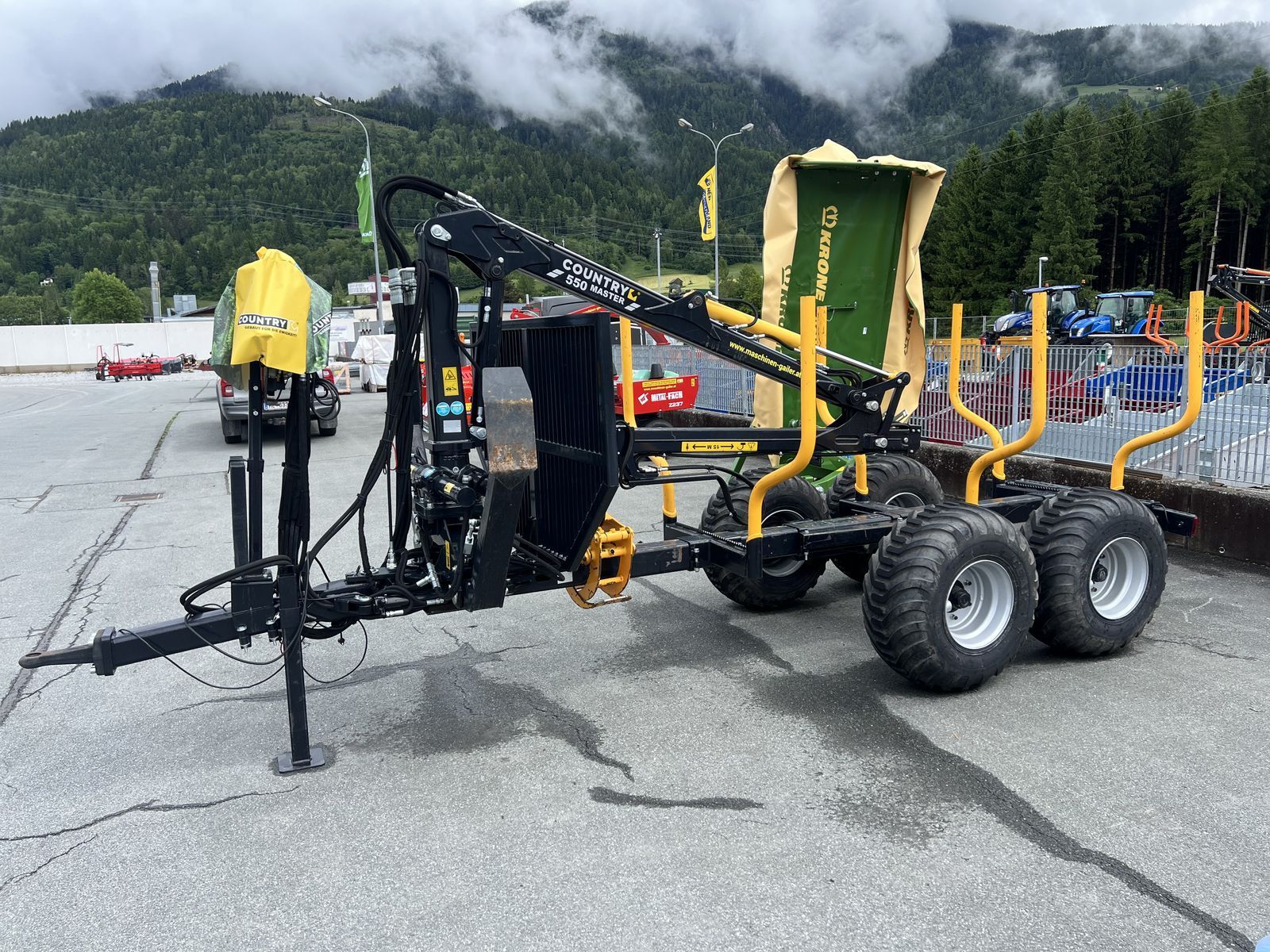 E-FARM: Country country 70 s mit kran 550 master - Remorque forestière - id 3ZVI2DY - 16 372 € - Année: 2021 - Autriche