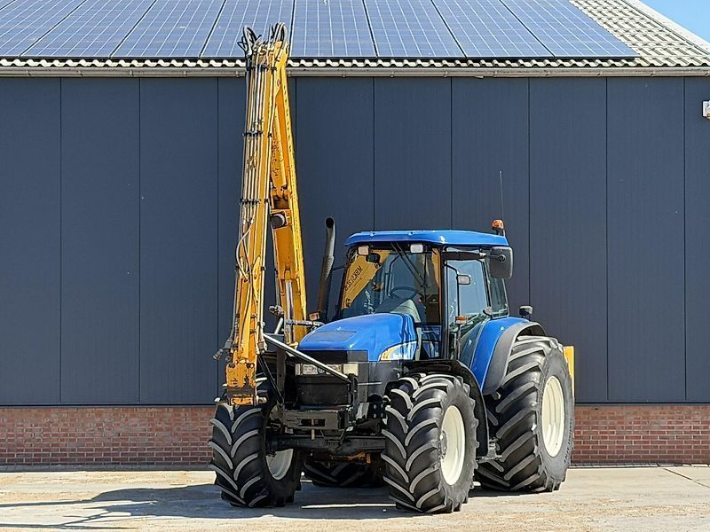 New Holland TM 140 Traktor
